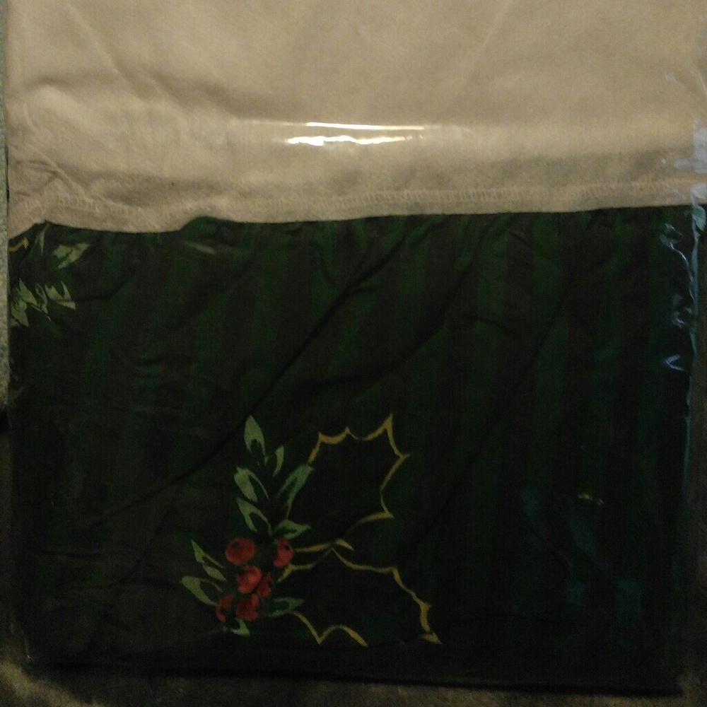 1 Twin Bed Skirt